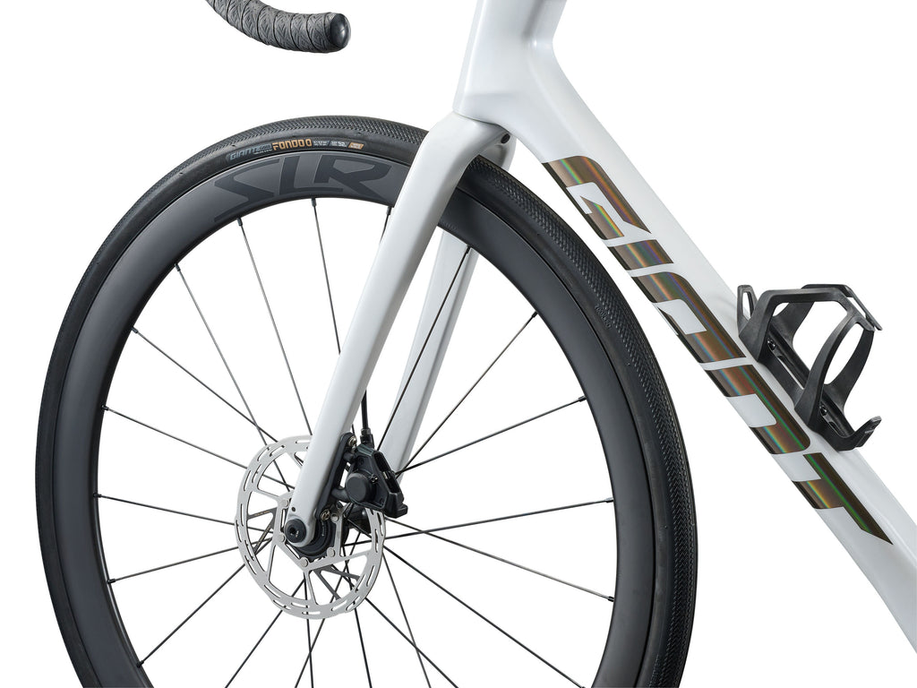 2026 Giant Defy Advanced Pro 1 - White