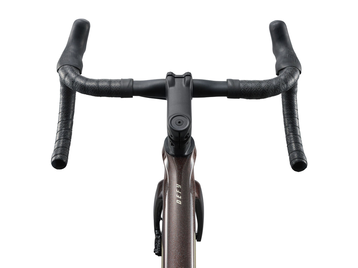 2027 Giant Defy Advanced 1 - Obsidian Pulse