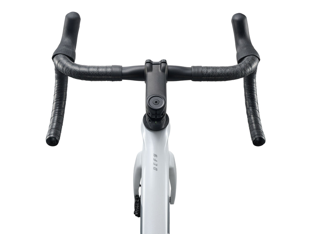2027 Giant Defy Advanced 2 - Pearl White