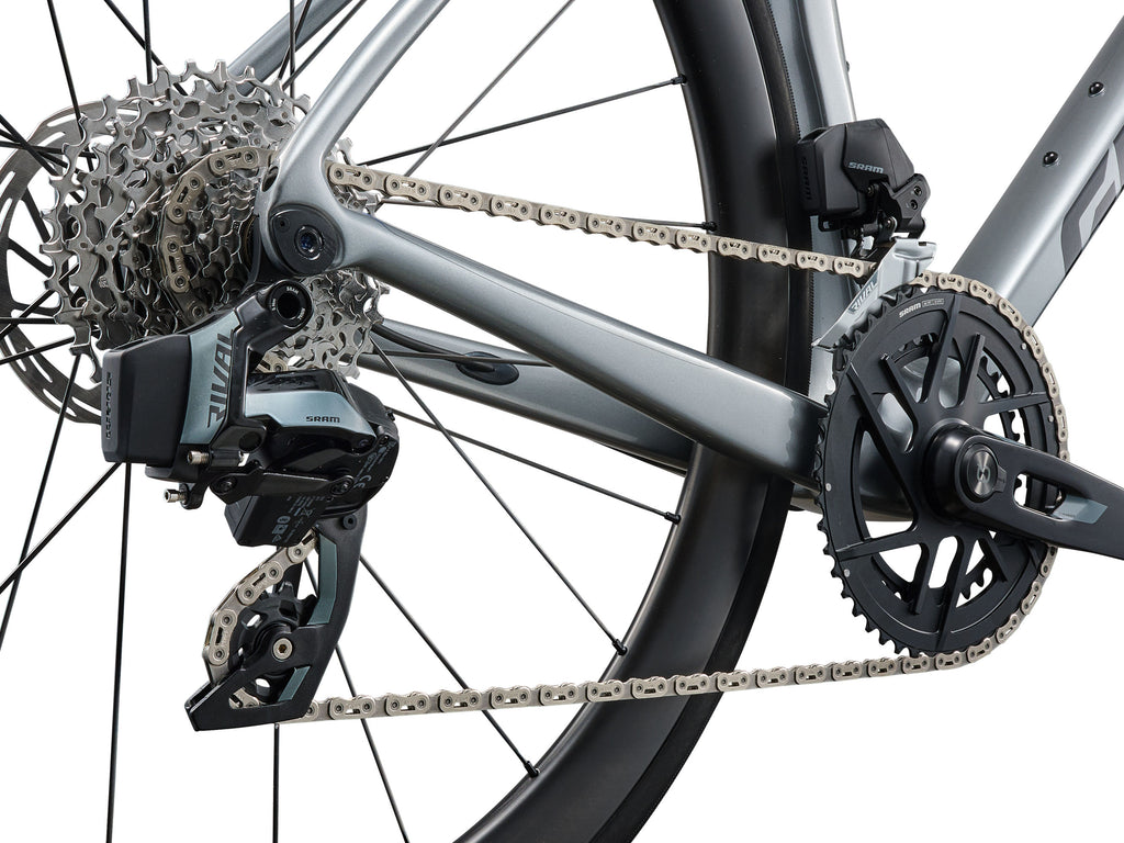 2026 Giant TCR Advanced Pro 1 AXS - Tech Silver