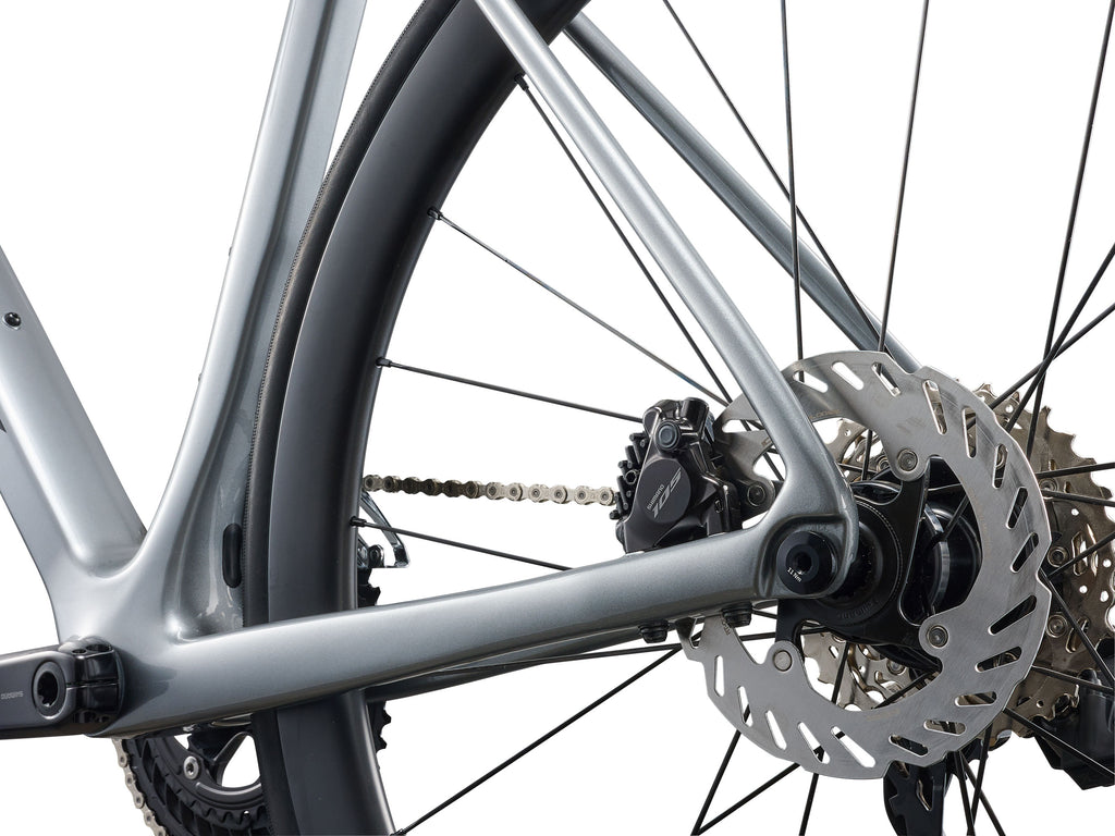 2026 Giant TCR Advanced Pro 1 Di2 - Tech Silver