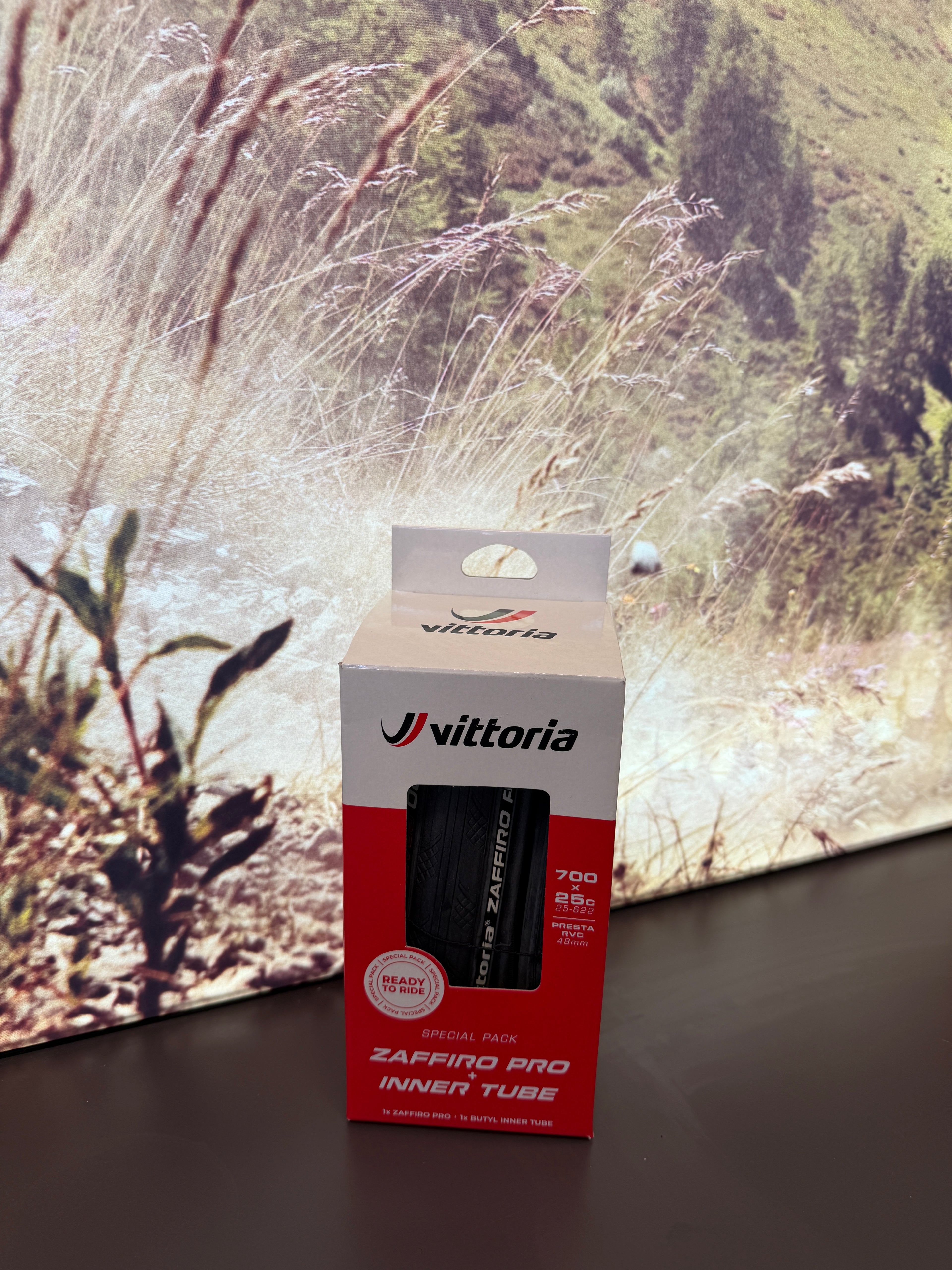 ZAFFIRO PRO V BLK 700 x 25 G2 +Tube