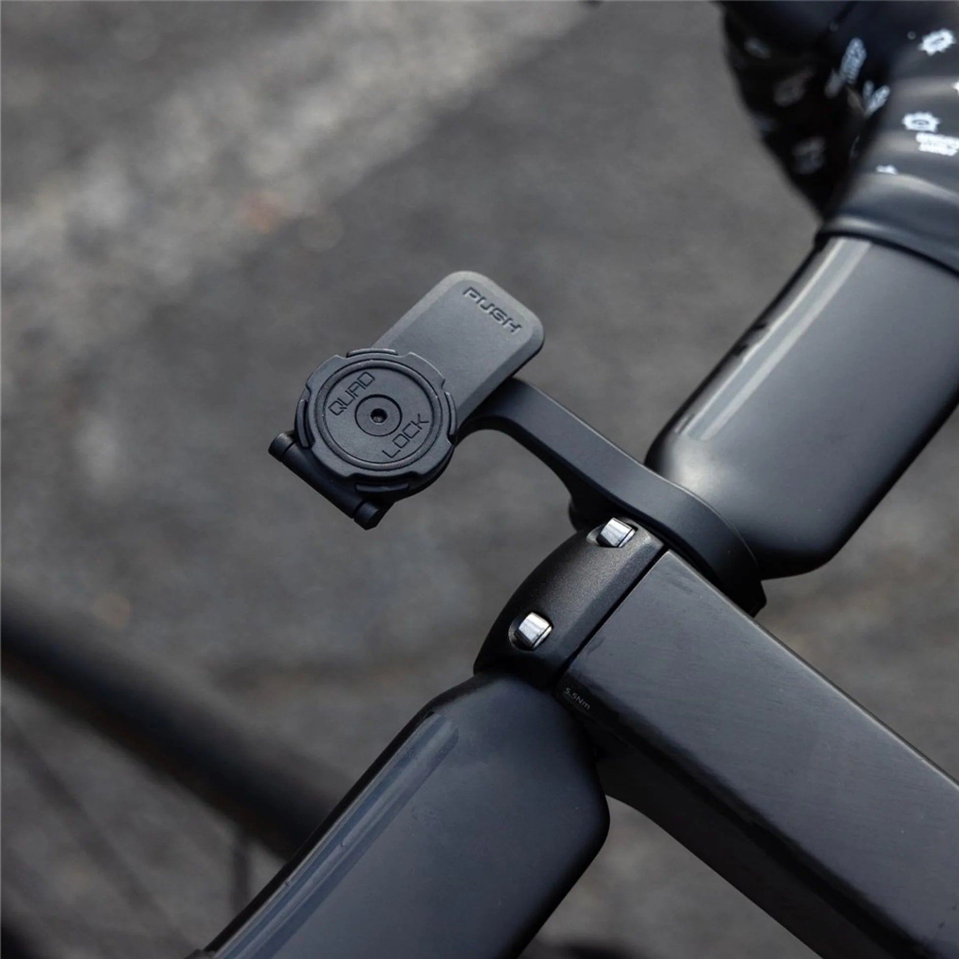 QUAD LOCK OUT FRONT MOUNT PRO V2