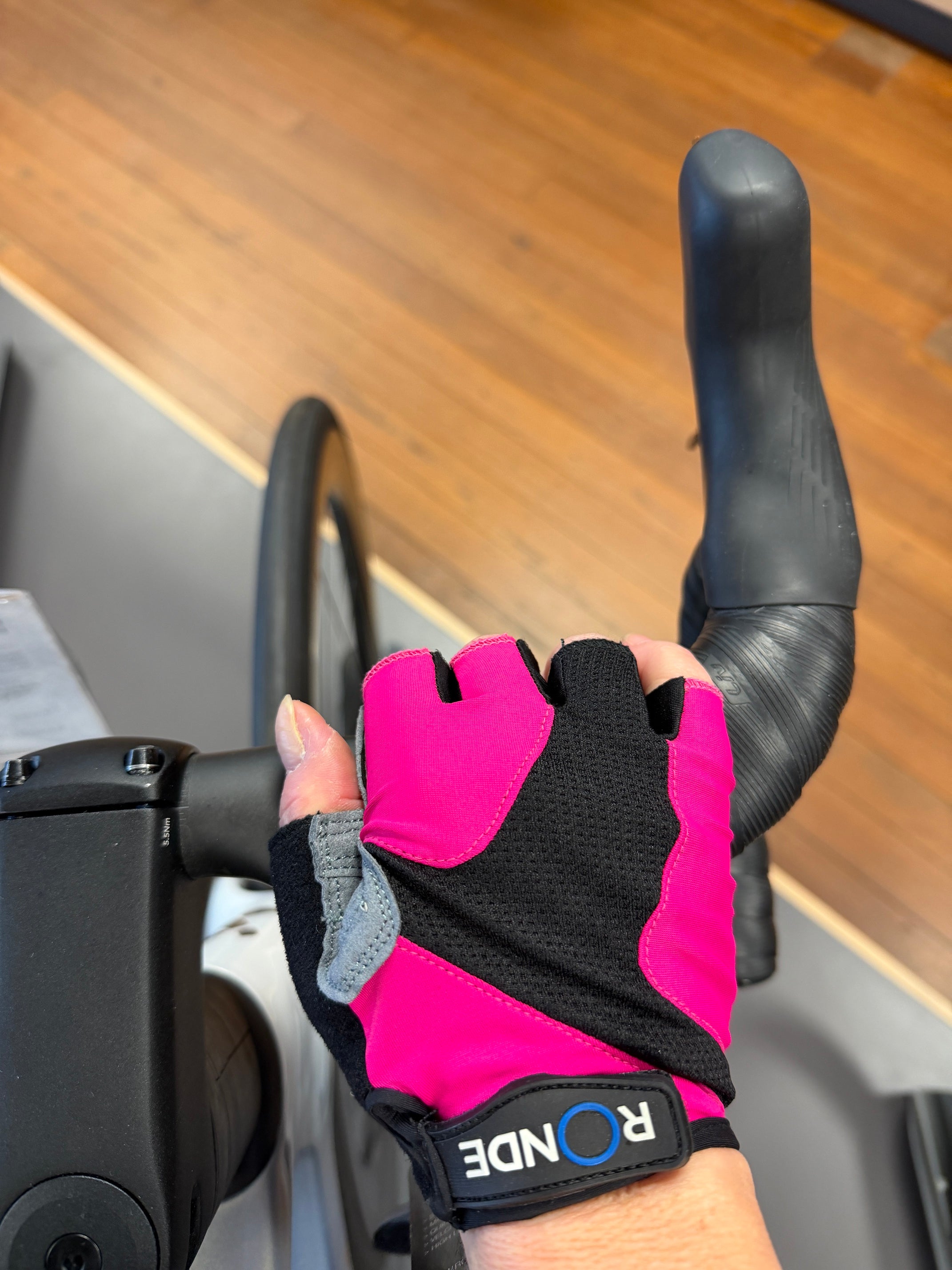 Womens Pink Short Finger Cycling Glove